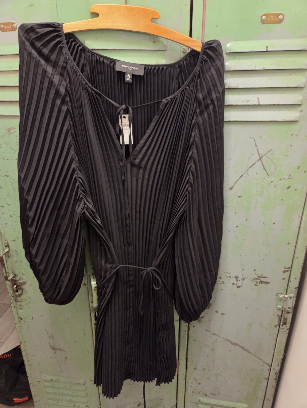 Banana Republic Black Pleated Midi Dress with V-Neck and Tie Waist
